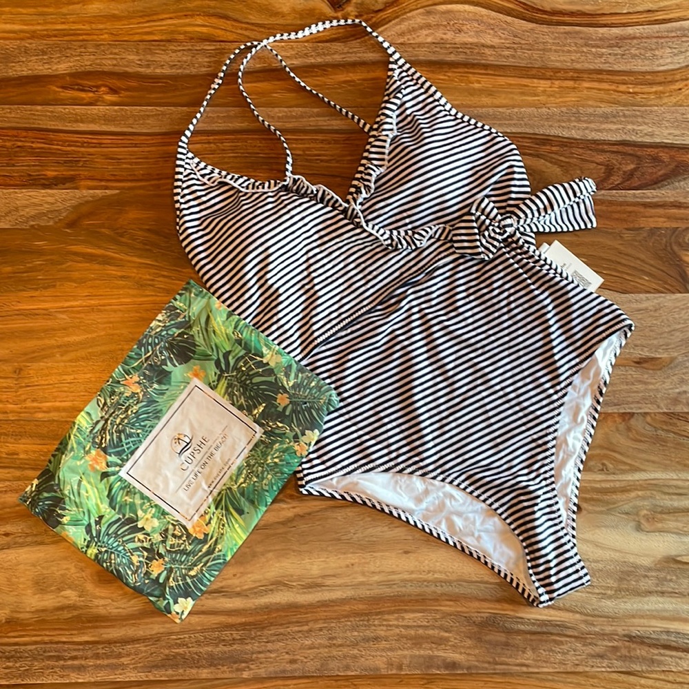 NEW never worn Cupshe Bathing Suite Size L